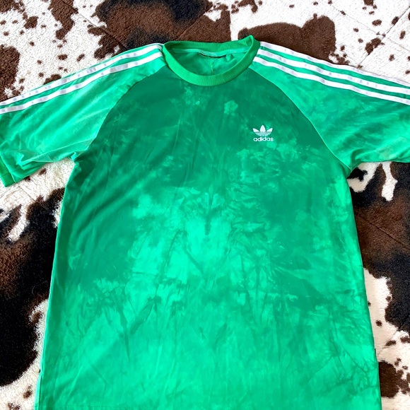 Adidas shirt - Picture 1 of 3